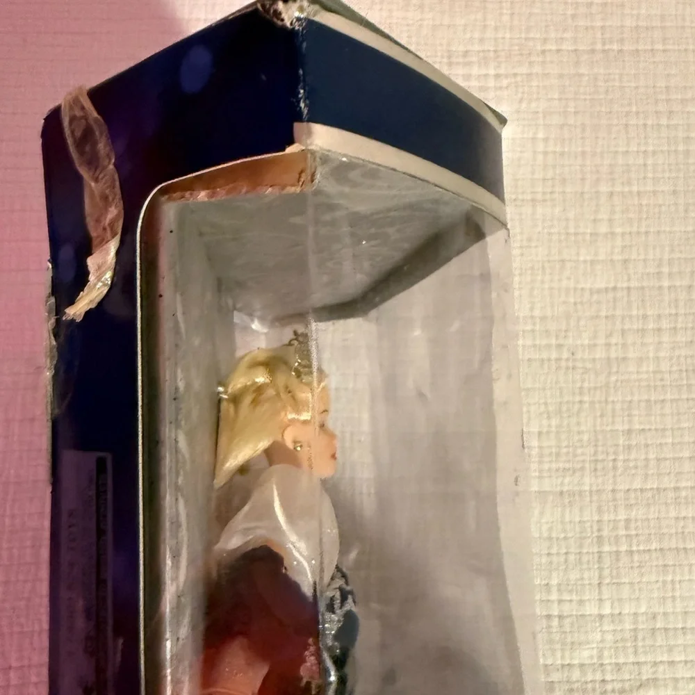 Barbie New Year Millennium Princess Doll Special Edition Mattel 2000 Damaged Box